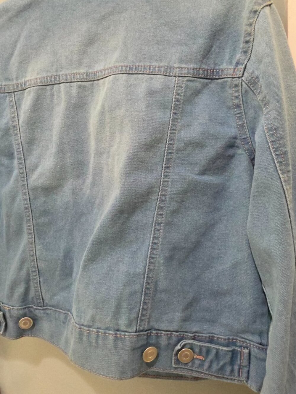 Baccini Light Wash Denim Jean Jacket – Women’s Small Button Front Classic - Picture 11 of 12